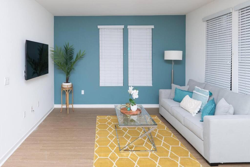 Amazing 2 Bedroom 7 Min From Disneyland W Free Parking Anaheim Exterior photo